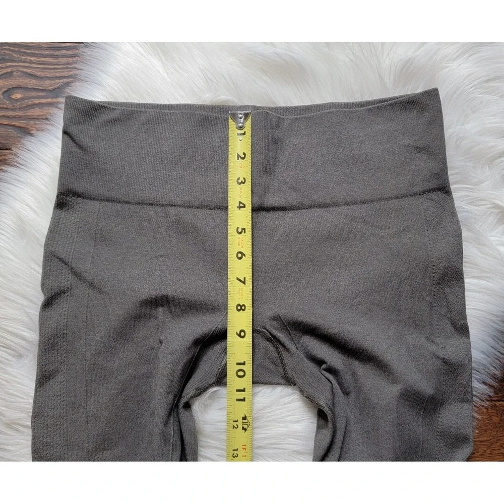Lululemon Ebb To Street Seamless Leggings Size 8/ 10 Gray